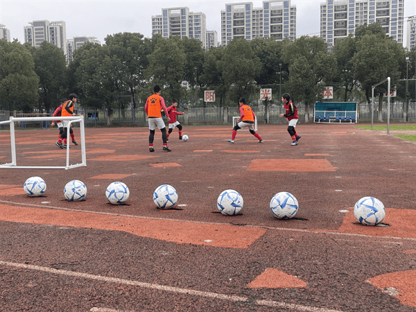 星空体育app下载:姑苏相城黄桥街道：足球进社区运动正当时